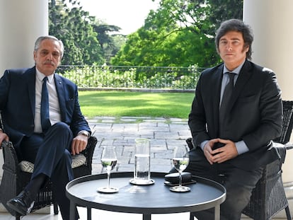 Alberto Fernández y Javier Milei, este martes en Buenos Aires en una imagen difundida por el Gobierno de Argentina.