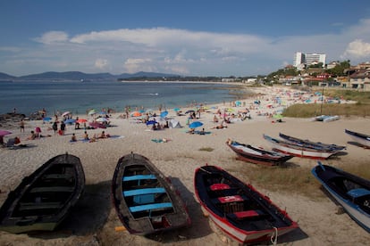 La Fuente beach in Vigo on Thursday. The Galicia region will enter the ‘new normality’ on Monday. 