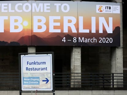 Carteles de la Feria Internacional de Turismo de Berlín, que ha sido cancelada este año por la expansión del coronavirus.
