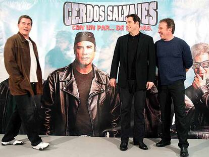 De izquierda a derecha, Ray Liotta, John Travolta y Tim Allen, ayer en Madrid.