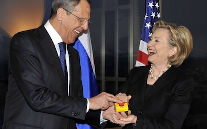 Clinton, Lavrov y el botón para 'resetear' las relaciones.