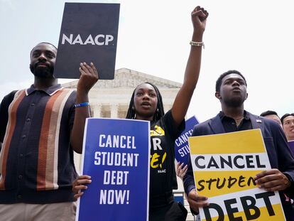 Manifestación ante el Tribunal Supremo de Washington para exigir el perdón de la deuda estudiantil
