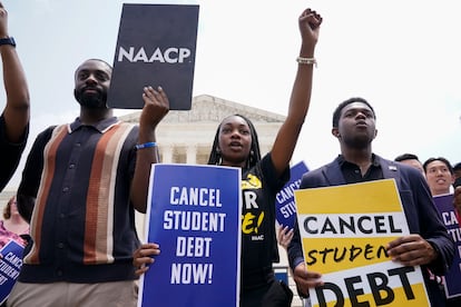 Manifestación ante el Tribunal Supremo de Washington para exigir el perdón de la deuda estudiantil