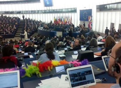 A photo tweeted by Podemos MEP Pablo Echenique during the pope’s speech.