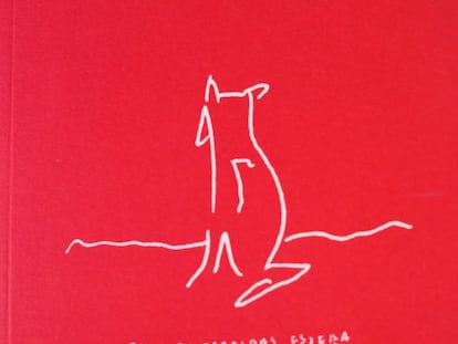 'Zama, de espaldas, espera su comida', dibujo de Julián Rodríguez que ilustra su libro 'Diario de escritor con perro'.