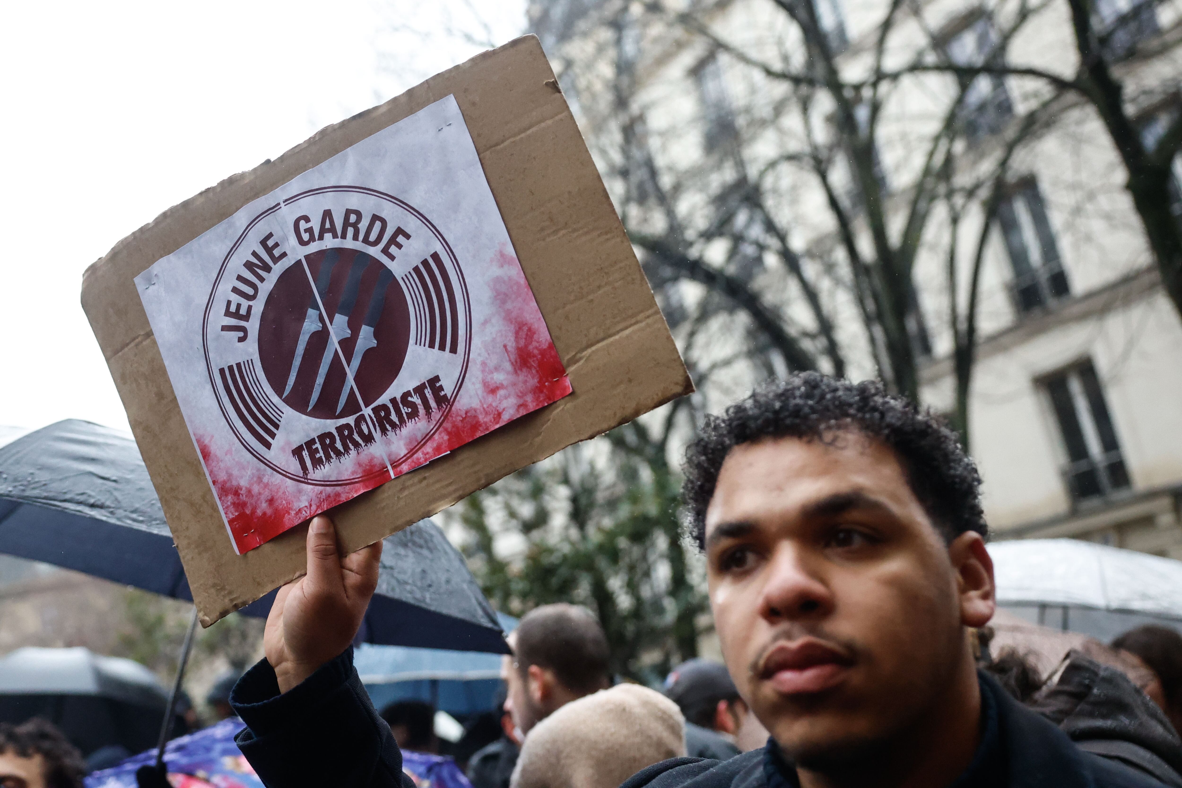 11 detenuti per morte di ultradestra in Francia, gruppo legato al partito di Mélenchon