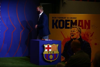 El Barça anuncia la contratación del central del Dream Team como nuevo entrenador después de que se desvinculara de Holanda. En la imagen, Ronald Koeman a su llegada a la presentación.