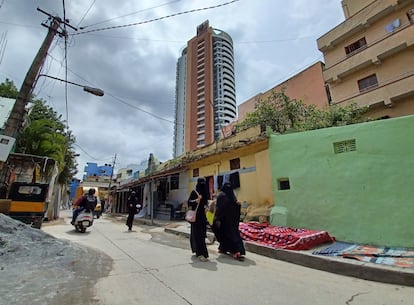 Mujeres musulmanas en una calle de Bangalore.