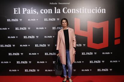 La periodista Ana García-Siñeriz a su llegada al cine Capitol.