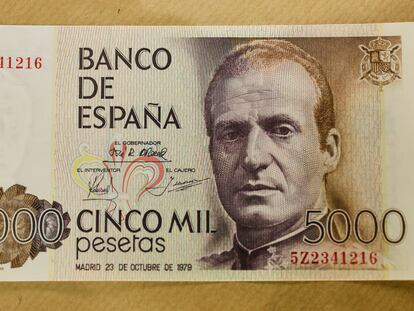 Billete de 5000 pesetas (30 euros) con el rostro de Juan Carlos I.