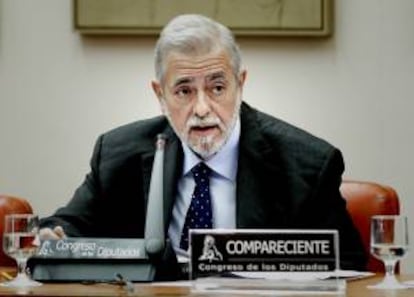 El secretario de Estado de Administraciones Públicas, Antonio Beteta, durante su comparecencia, hoy, en la Comisión de Presupuestos del Congreso para informar del presupuesto de su departamento para 2013.