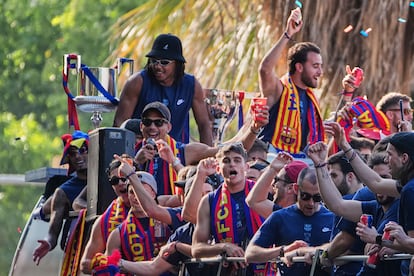 Barcelona gracze świętują tytuł ulicami stolicy katalońskiej.