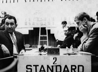 Tigrán Petrosián y Bobby Fischer, en 1971, durante una de las partidas del torneo de candidatos al título mundial.