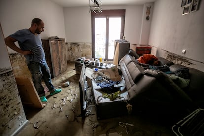 Destrozos en una casa de Casarrubios del Monte, este lunes en Toledo.