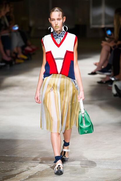 desfile prada primavera verano 2016