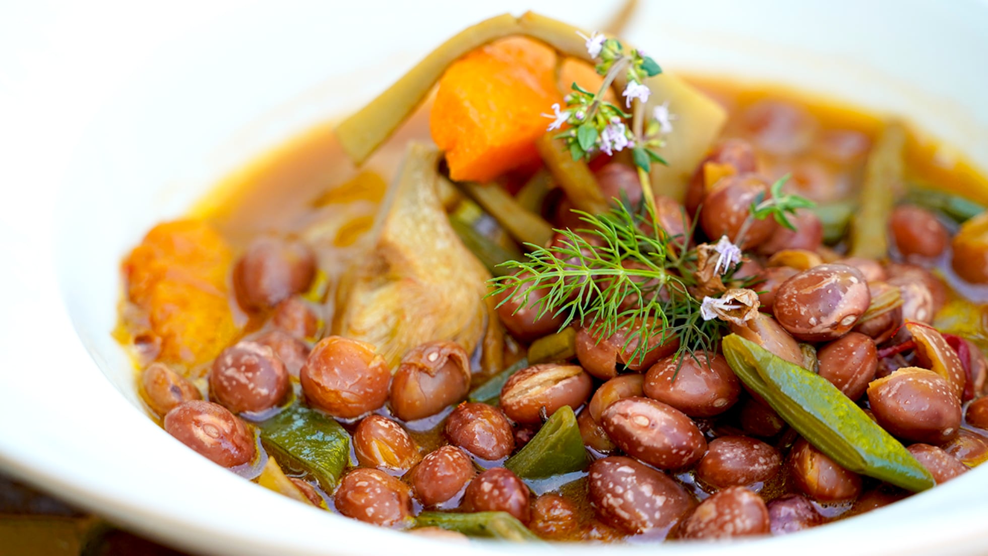 Judías morillas, el exquisito cocido de legumbres que solo existe en Granada -image