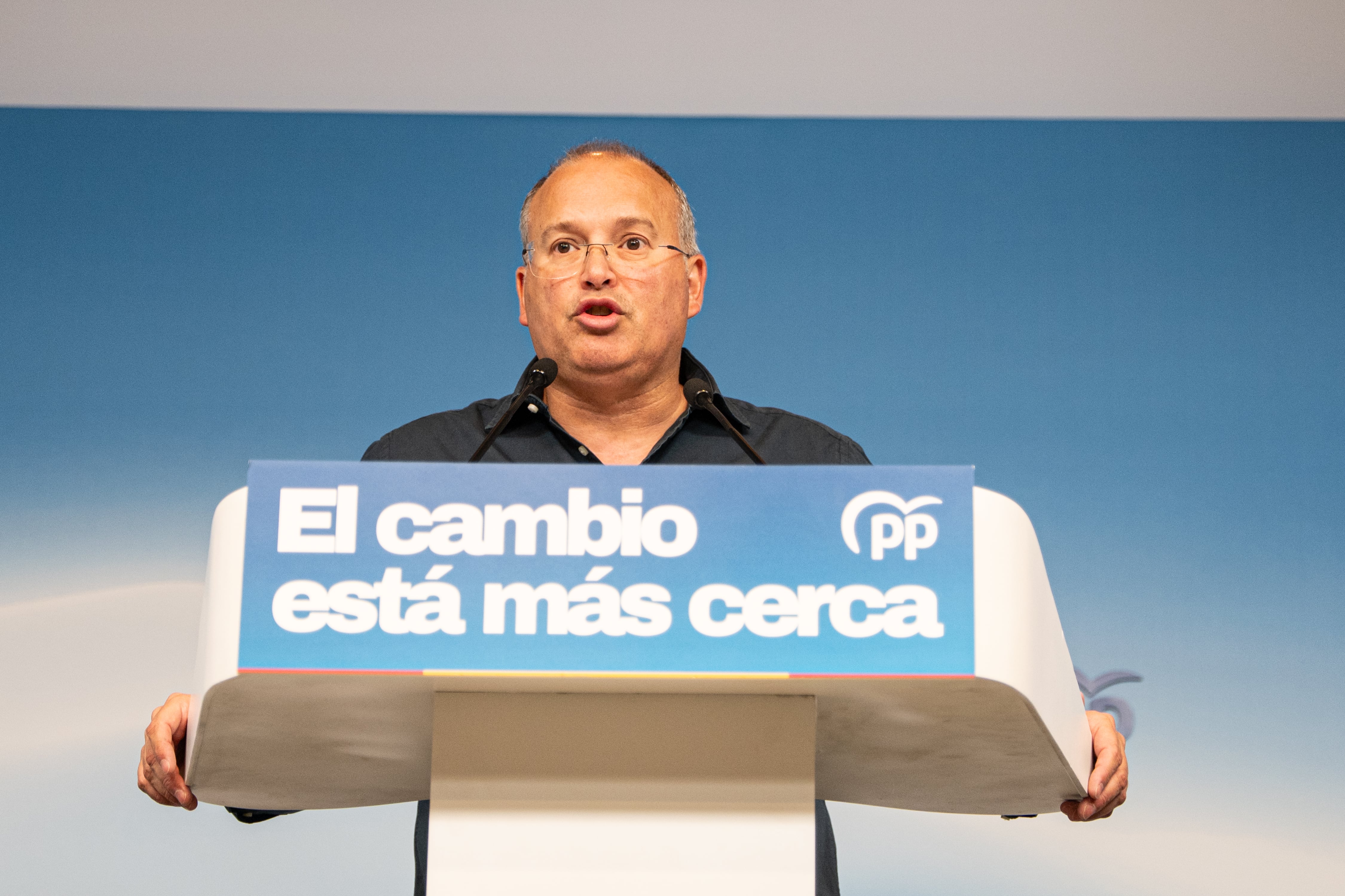 La dirección del PP se pone de perfil y se remite a “las explicaciones” de Ayuso sobre la compra del ático de lujo