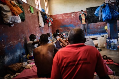 Otra imagen de una celda de aislamiento de la cárcel de Maputo. El año pasado, 116.000 personas desarrollaron tuberculosis en Mozambique y 14.000 murieron debido a la enfermedad, según la Organización Mundial de la Salud (OMS). 