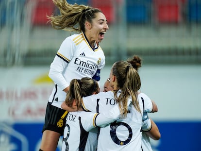 Las jugadoras del Madrid celebran su victoria ante el Valerenga, en Oslo, en la fase de clasificación de Champions, el pasado 18 de octubre.