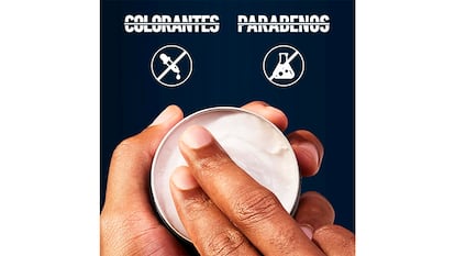 Suavizante para barba sobre fondo blanco.