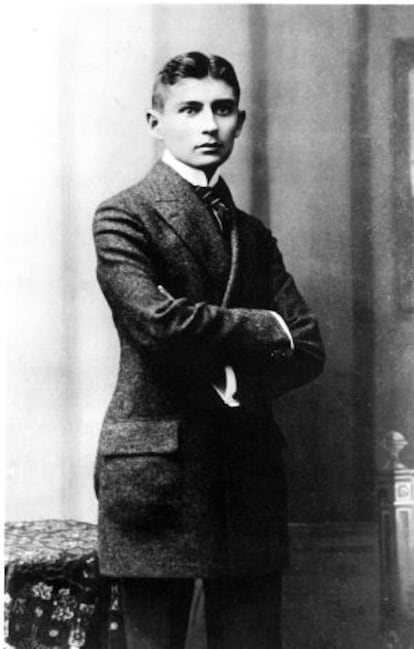 O escritor checo Franz Kafka, aos 23 anos.