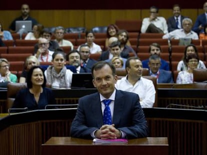 Martín de la Herrán, antes de su intervención en el Parlamento.