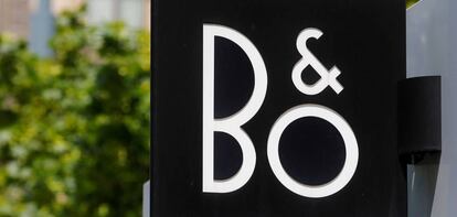 Logotipo de Bang & Olufsen en una tienda en Viena.