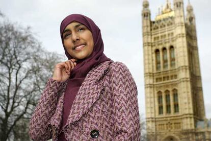 Shabina Begum, en las afueras del Parlamento, en Londres.