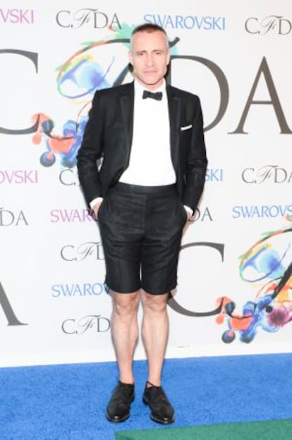 Thom Browne, este año, luciendo su elegante bermuda en los premios Council of Fashion Designer.