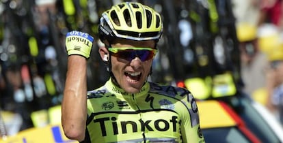 Rafal Majka celebra la victoria de etapa en Cauterets.