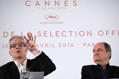 El delegado general del Festival de Cannes, Thierry Fremaux (izquierda), y el presidente del certamen, Pierre Lescure, en la rueda de prensa en París en la que han dado a conocer la sección oficial.