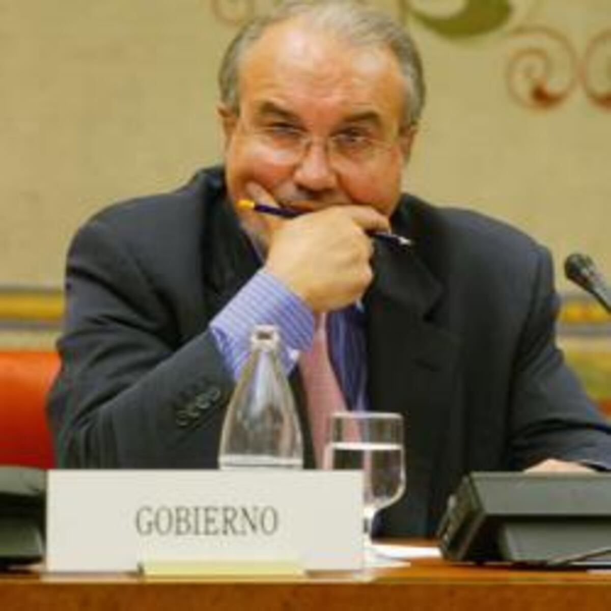 Solbes inicia el recuento de apoyos para aprobar los Presupuestos ...
