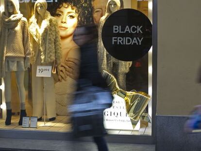 Una de les botigues del Portal de l'Àngel que aplica el Black Friday.