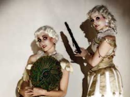 Maribel Per y Belén González, en <i>Por los ojos de Raquel Meller.</i>