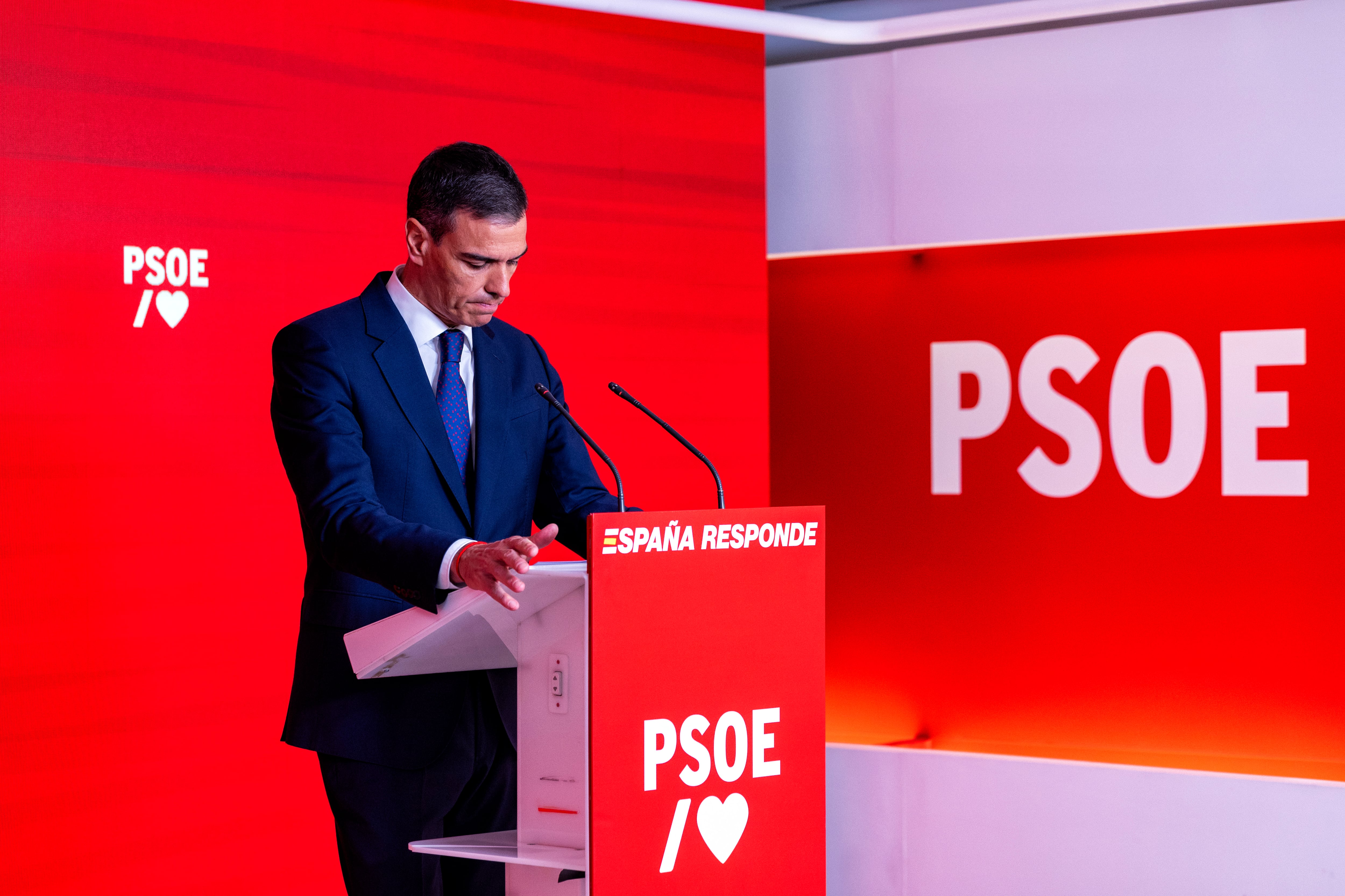 Crece la presión en el PSOE para que Sánchez adelante las elecciones generales
