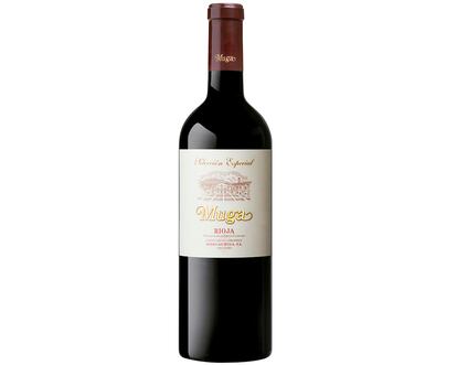 <p><strong>Muga Selección Especial 2011</strong></p><p>Muga. Rioja. Tinto reserva, 14%. Cepas: tempranillo, mazuelo y graciano. 27 euros. Puntuación: 9,6/10.</p><p>Buqué complejo y elegante, con aromas evolucionados y sutiles a frutillos silvestres rojos y negros, en un marco especiado y balsámico de roble. Y un paladar redondo, amplio y sabroso, con potencia, finura y elegancia.• Solomillo, guiso de setas.</p>