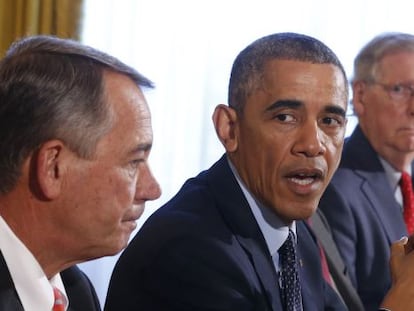 Obama entre os dois futuros líderes do Congresso.