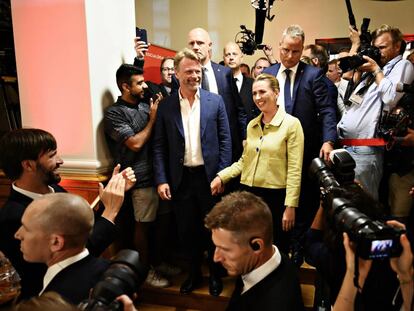 La socialdemócrata danesa Mette Frederiksen comparece ante los medios tras conocerse los resultados electorales, el 5 de junio en Copenhague.