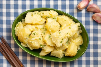 Patatas con alioli
