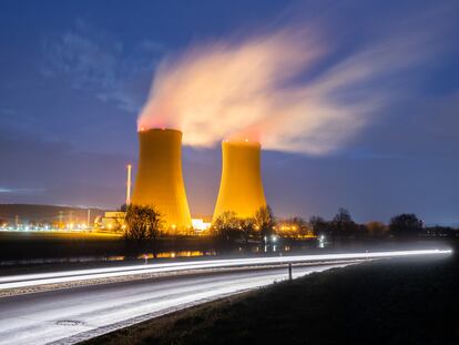 Una planta de energía nuclear en Grohnde, Alemania.