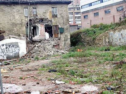 Derrumbe de una fachada de un edificio de viviendas