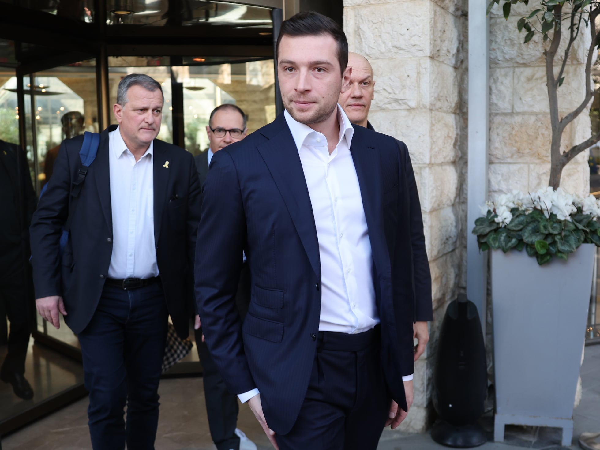 Jordan Bardella gropes through the chaos of the French far right | International | EL PAÍS English