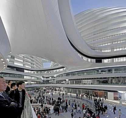 Interior del Galaxy Soho en Pekín (China).