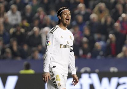 Sergio Ramos durante el partido disputado en el estadio Ciutat de Valencia entre la UD Levante y el Rea Madrid CF.