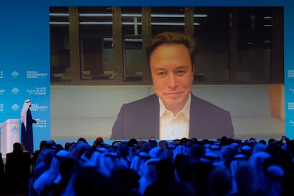 Elon Musk talks virtually to UAE Minister of Cabinet Affairs Mohammad Al Gergawi during the World Government Summit in Dubai, United Arab Emirates, Wednesday, Feb. 15, 2023.