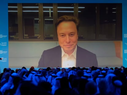 Elon Musk talks virtually to UAE Minister of Cabinet Affairs Mohammad Al Gergawi during the World Government Summit in Dubai, United Arab Emirates, Wednesday, Feb. 15, 2023.