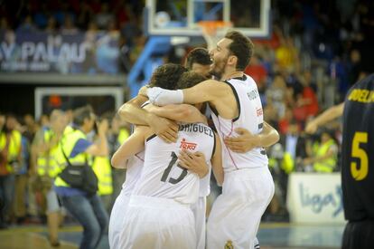 Llull, Sergio Rodríguez, Felipe Reyes y Rudy Fernández celebran el título.