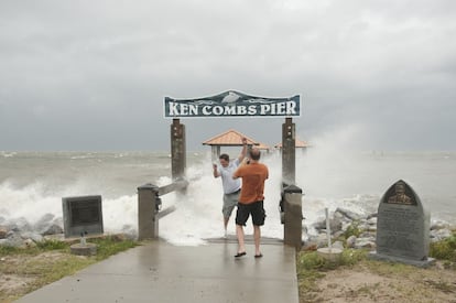 Fotos en el muelle de Ken Combs.