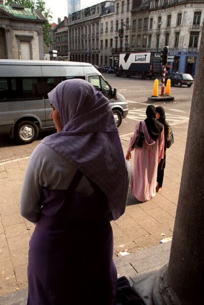 Mujeres con velo en Anderlecht (Bélgica).