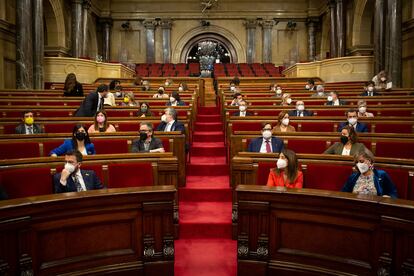 Vista general del pleno del Parlamento de Cataluña , el pasado 13 de mayo, en Barcelona.